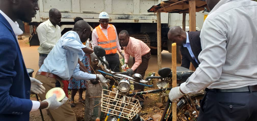More of the Pre-independence activities in Kamuli municipality prior to the Independence celebrations on Thursday 31st October 2024 at Kamuli district headquarters. These activities are to bring together all staff of public service, NGOs and other entities together to a common cause (including hygiene, tree planting, etc) in the community. Pre-independence activities in Kamuli municipality prior to the Independence celebrations on Thursday 31st October, 2024.